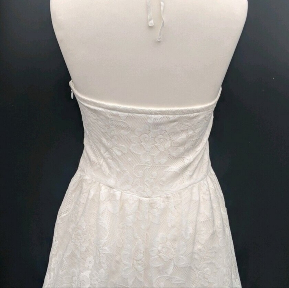 Hollister White Lace Halter Romper/Jumpsuit Women's (M). Gently Used/Good Cond.